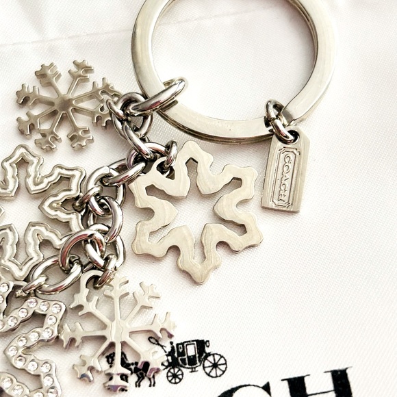 💰 SOLD💰Coach Snowflake Keychain/ Bag Charm - Picture 5 of 7